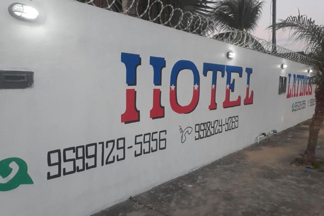 HOTEL LATINOS 2 1/50