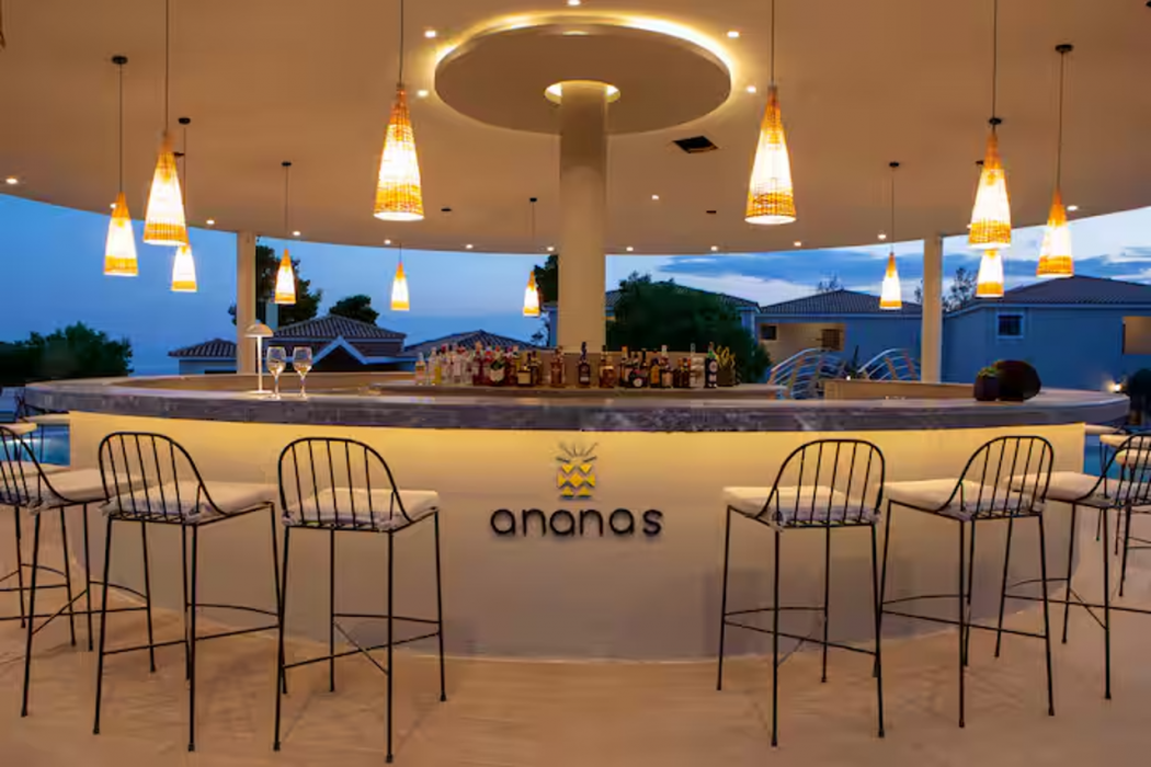 Zeus Eleva Ajul, a Registry Collection Hotel 42/83