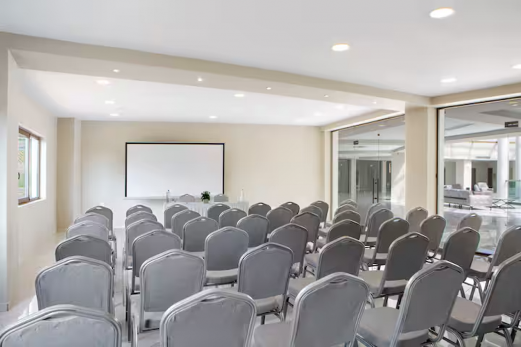 Zeus Eleva Ajul, a Registry Collection Hotel 36/83