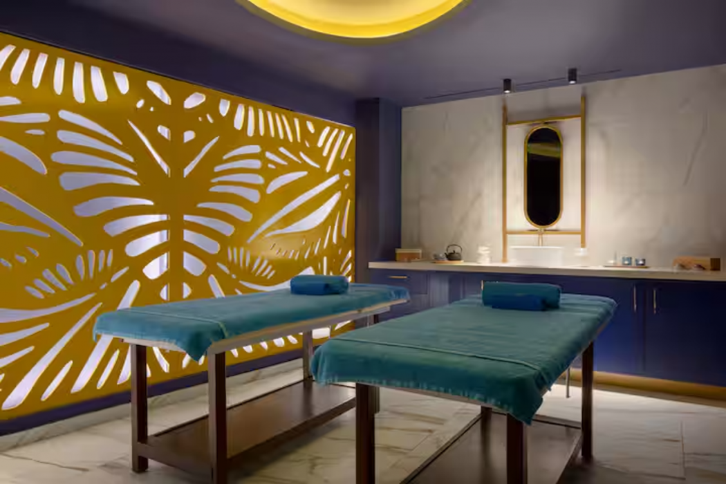 Zeus Eleva Ajul, a Registry Collection Hotel 38/83