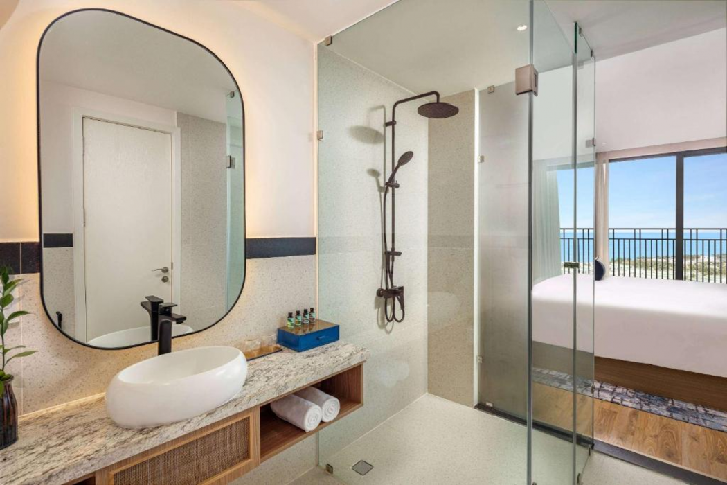 Wyndham Royal Beachfront Resort & Spa Hoi An Danang 13/59