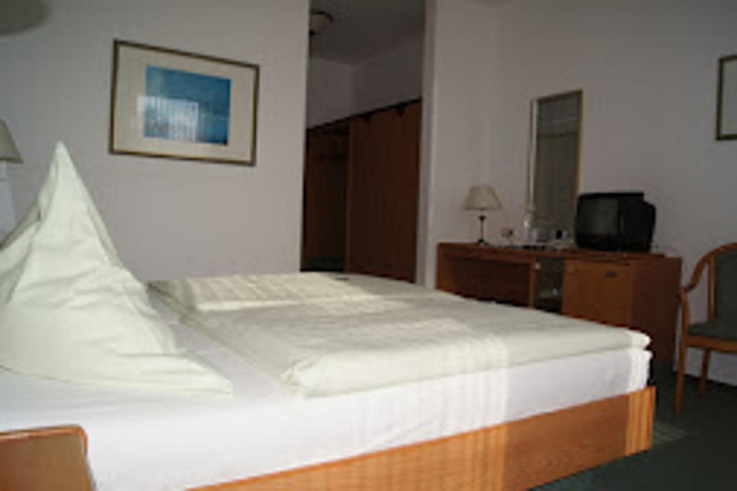 Hotel Restaurant Stadt Zwonitz 8/12