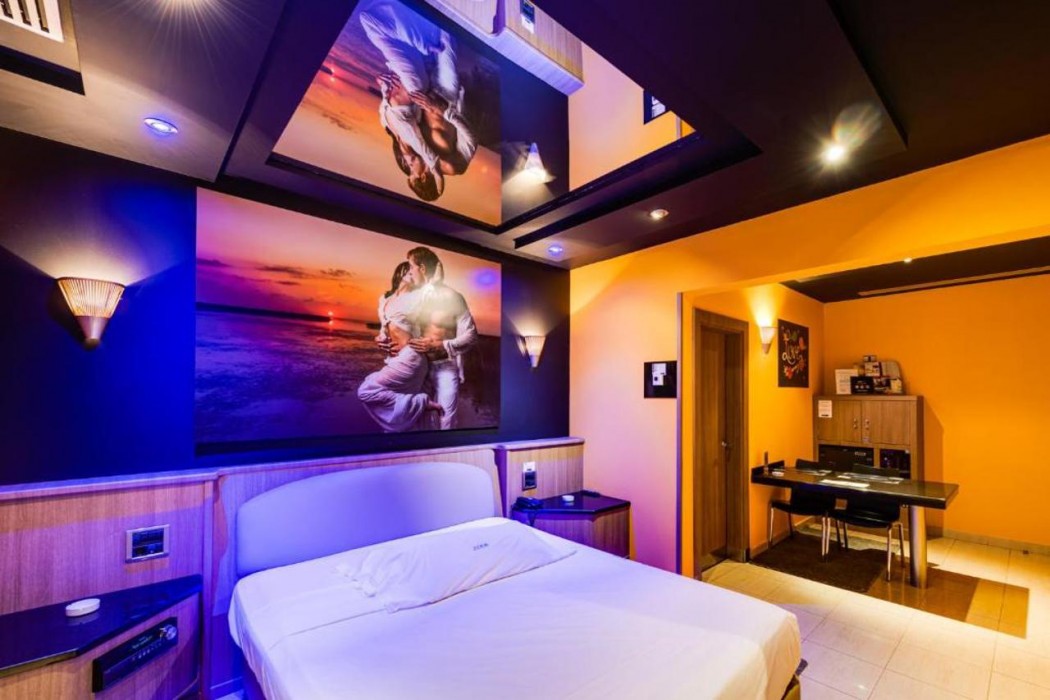 Zouk Hotel 8/50