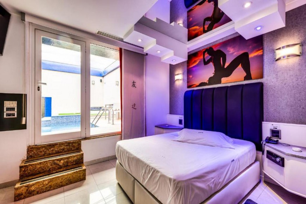Zouk Hotel 4/50