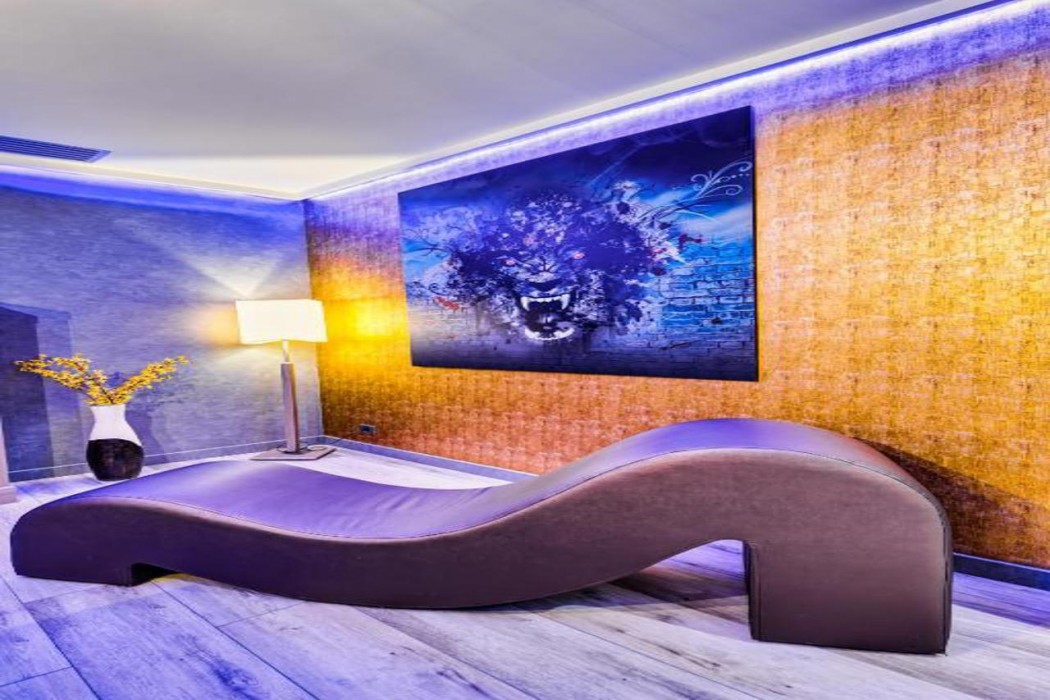 Zouk Hotel 24/50