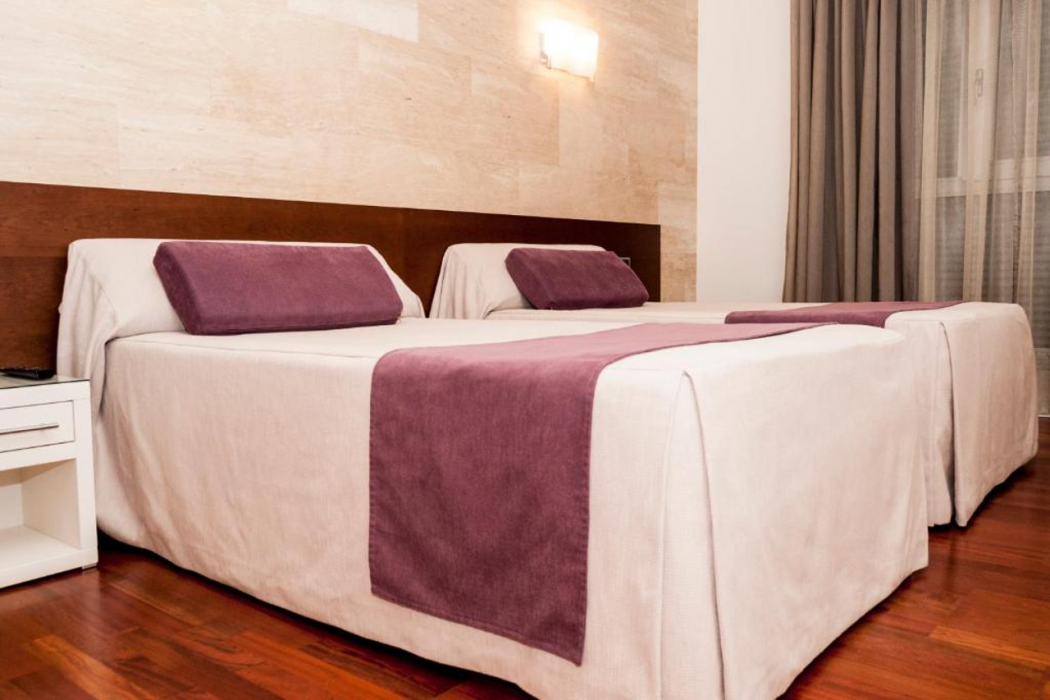 Escuderos Hotel Cruz 13/58