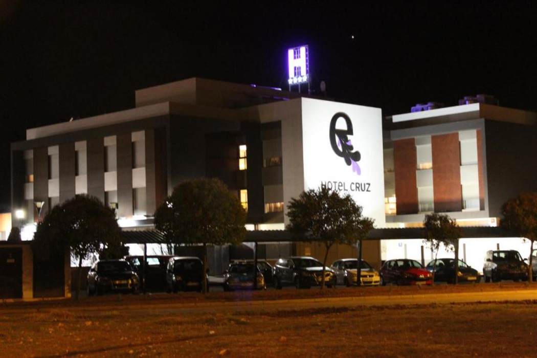 Escuderos Hotel Cruz 1/58