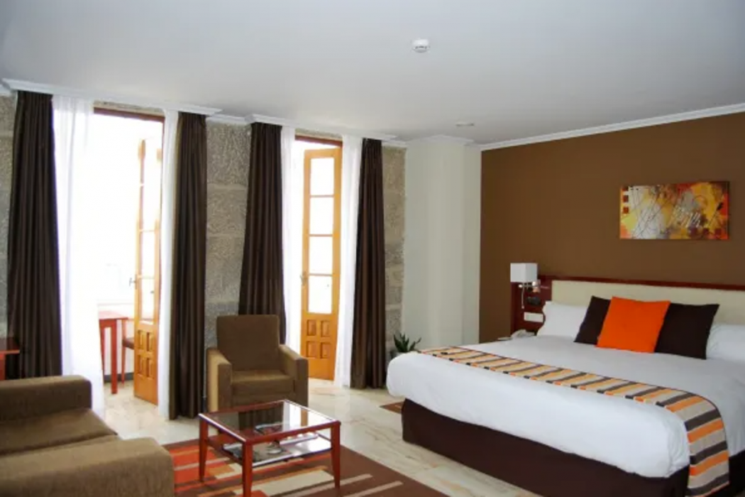 Hotel Anunciada 10/58