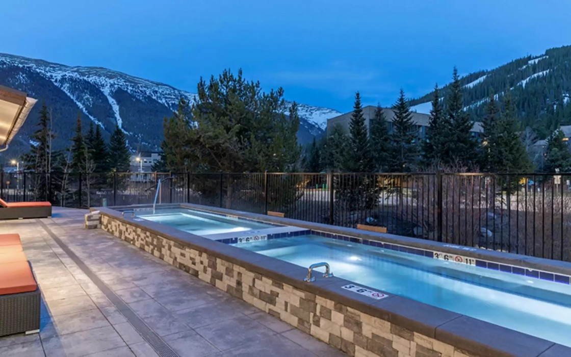 Cambria Hotel Copper Mountain 15/29