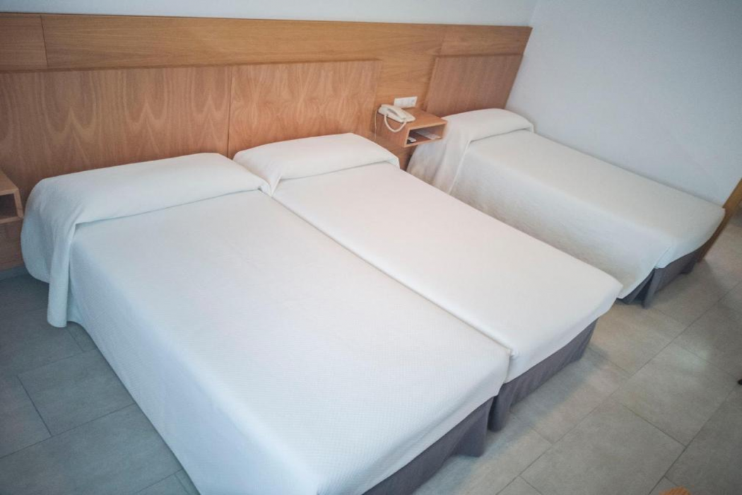 Hotel Abadi 23/48