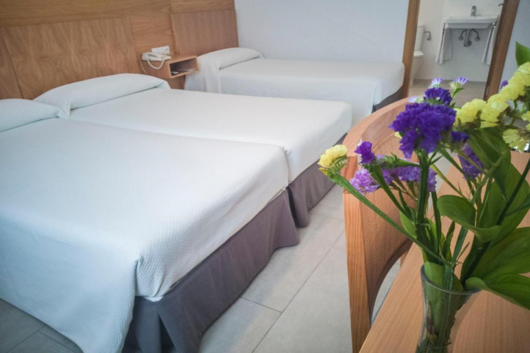Hotel Abadi 27/48