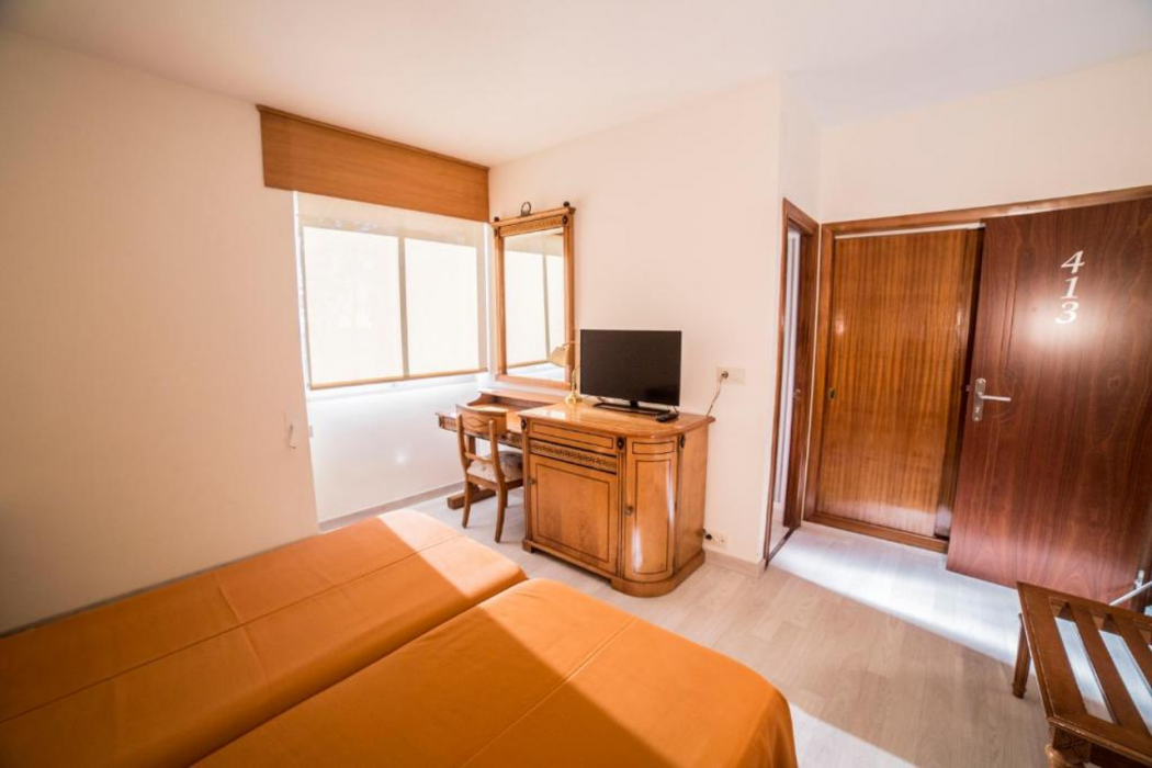 Hotel Iberia 11/68