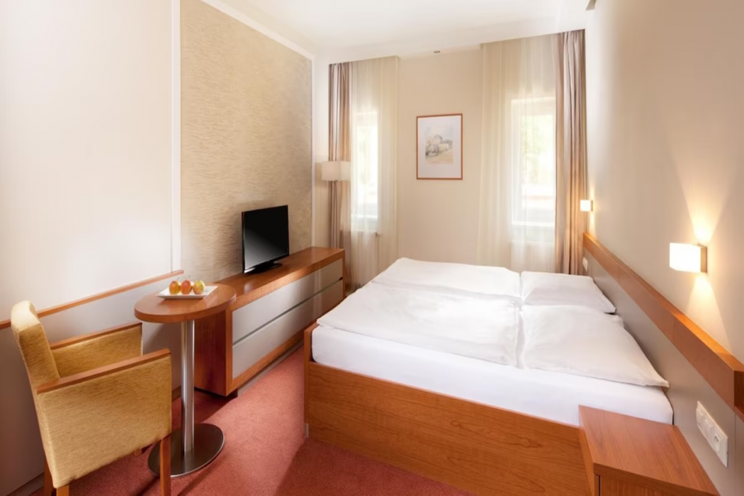 Hotel Reza 19/72
