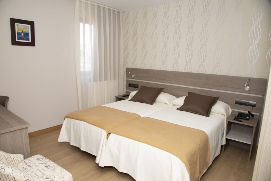 Hotel Mercedes 19/51