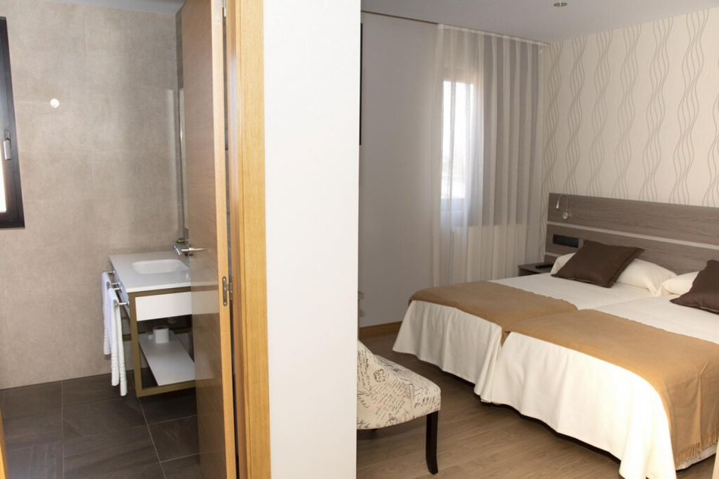 Hotel Mercedes 21/51