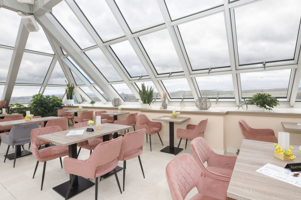 Lazensky hotel Pyramida I 13/90