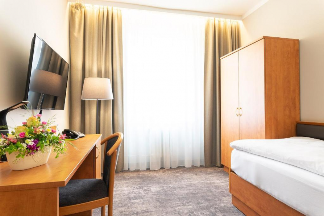 Hotel Ceska Koruna 27/76