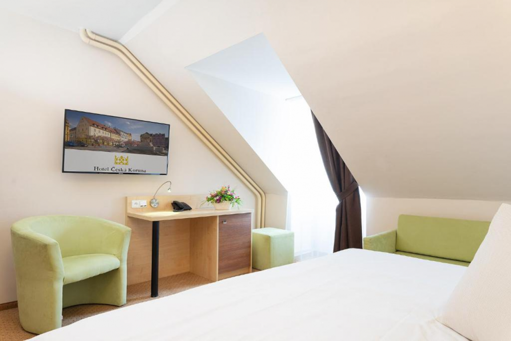 Hotel Ceska Koruna 15/76
