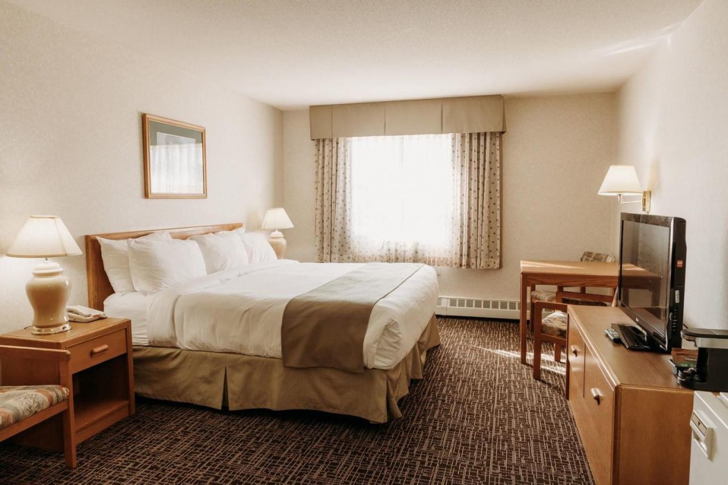 Coast Fort St John Hotel 17/64
