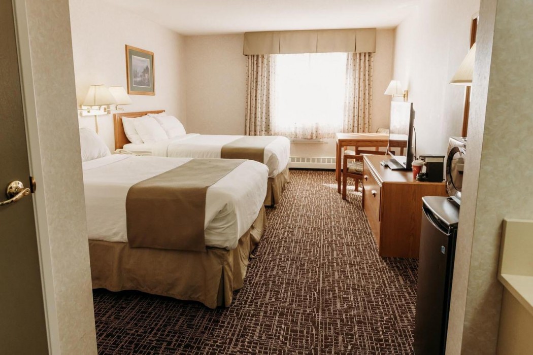 Coast Fort St John Hotel 15/64