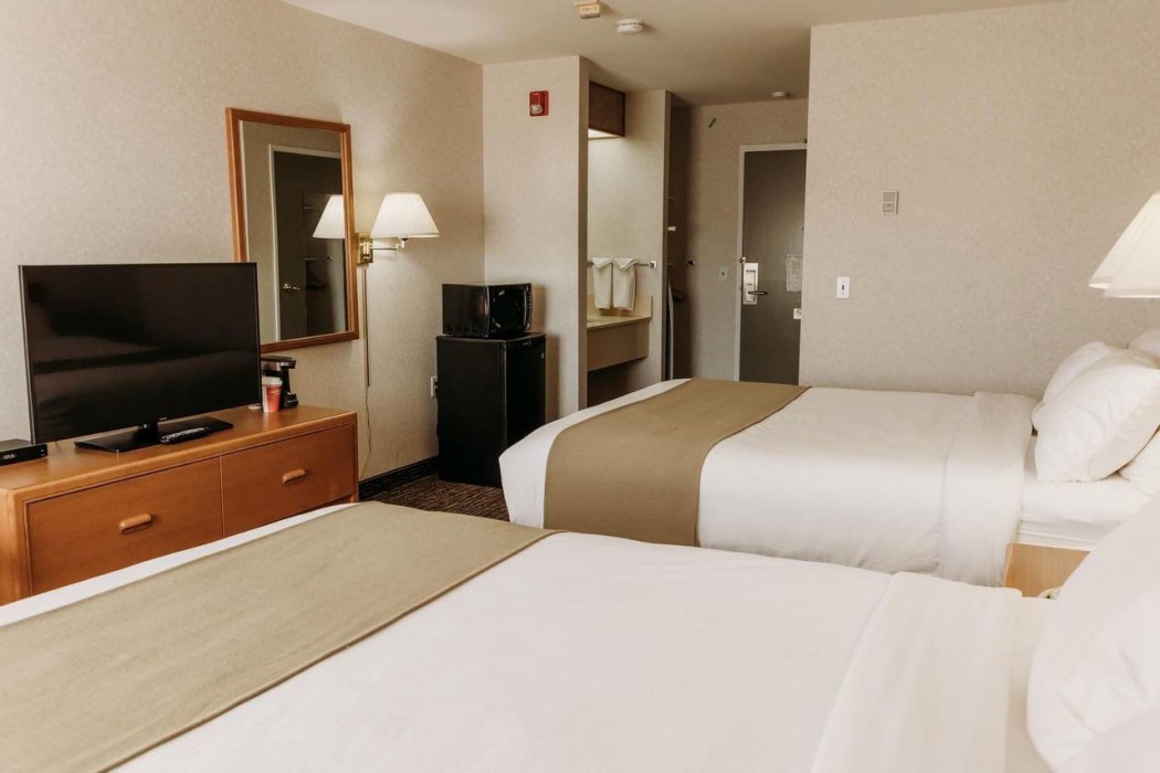 Coast Fort St John Hotel 14/64