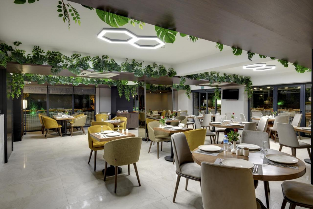 Leo Suites Hotel 24/37
