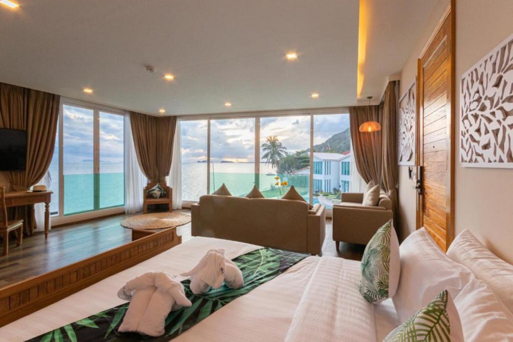 Vannee Golden Sands Beachfront Resort 6/24