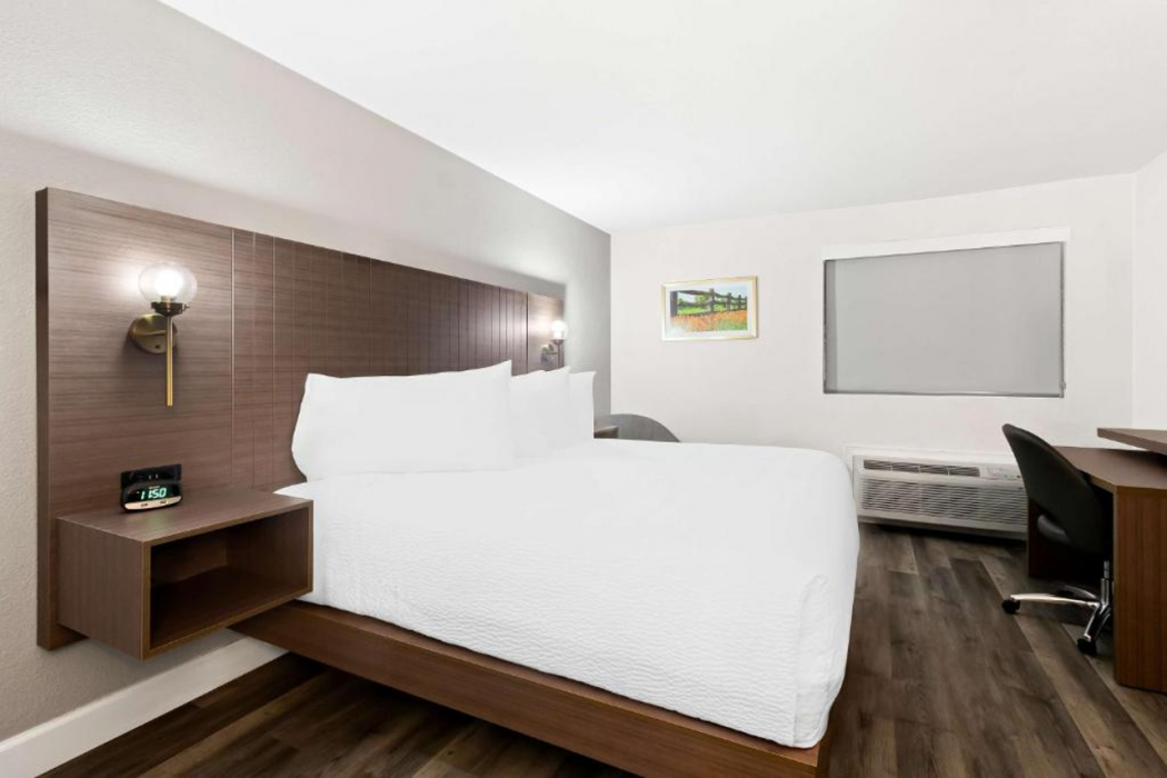 Surestay By Best Western Groves 13/28