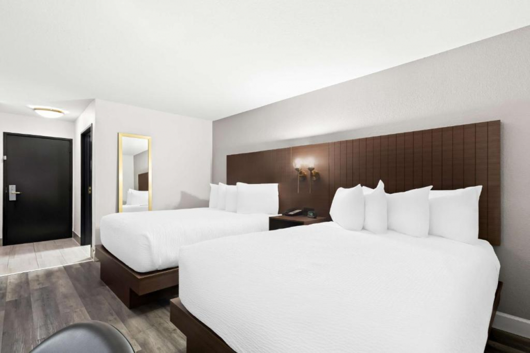 Surestay By Best Western Groves 10/28