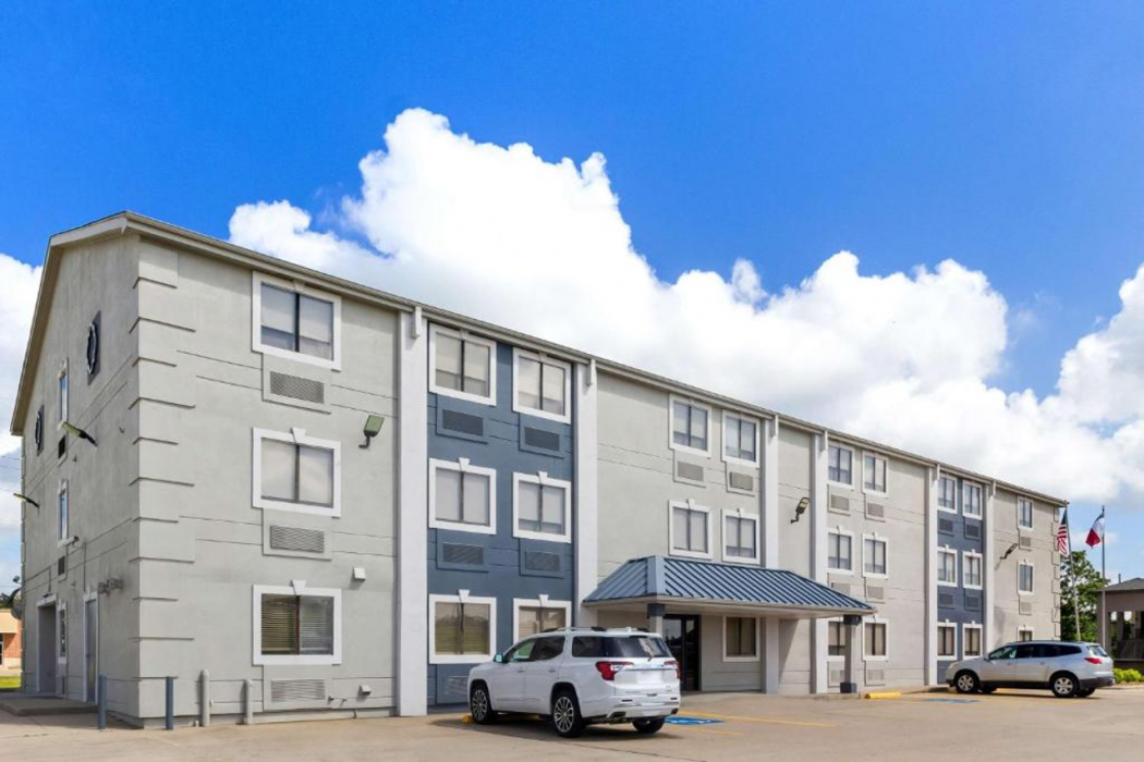 Surestay By Best Western Groves 2/28