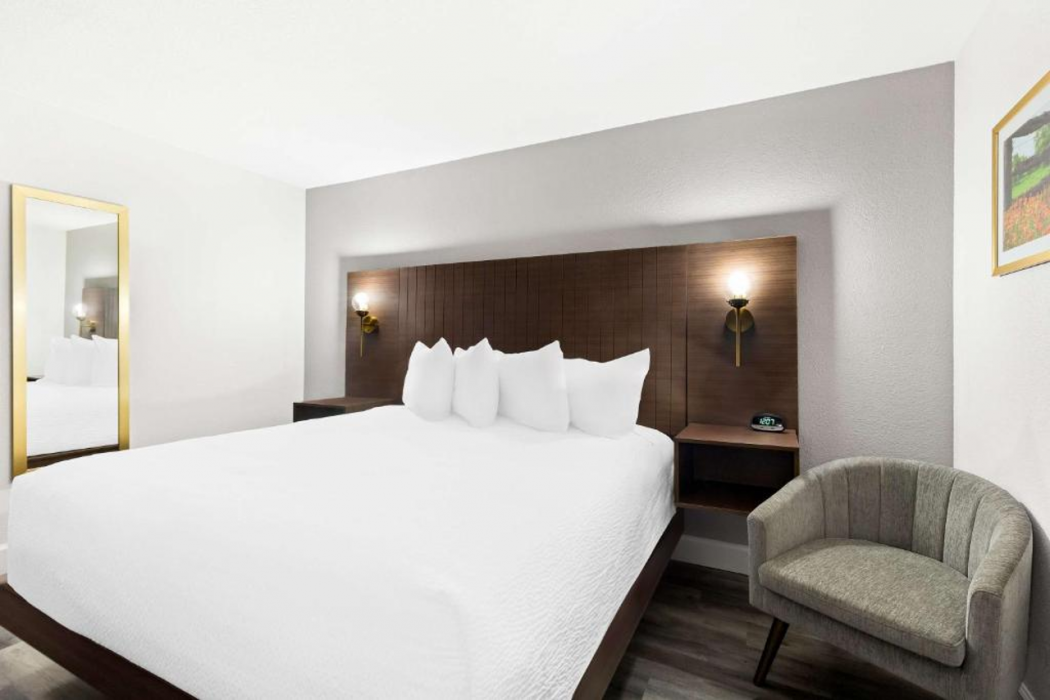 Surestay By Best Western Groves 12/28