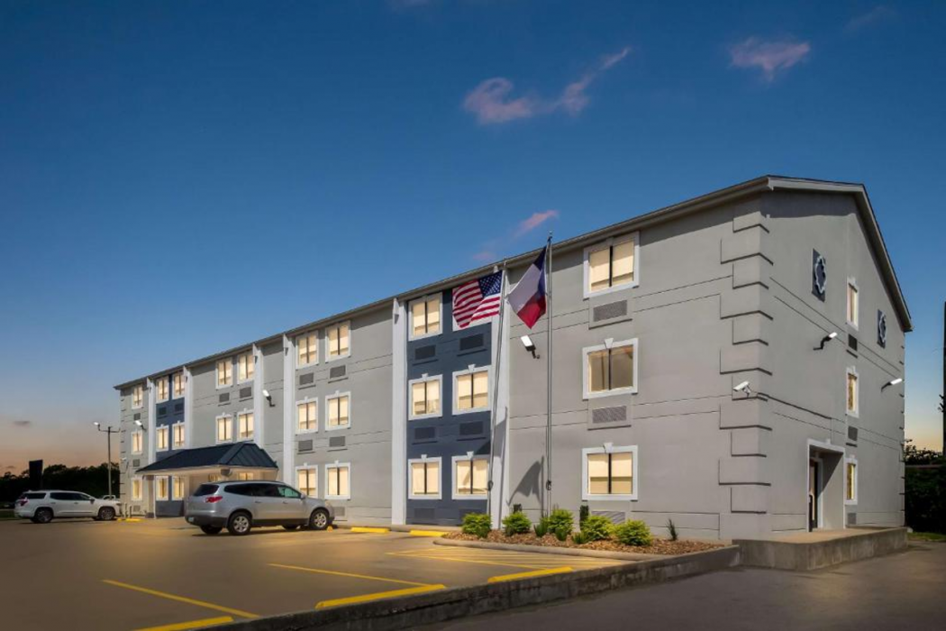 Surestay By Best Western Groves 1/28
