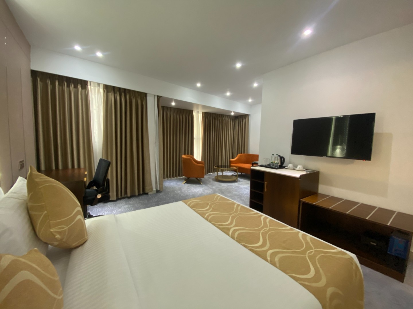غرفة ديلوكس بسرير كينج، Unique Regency Hotel Dhaka 2/12