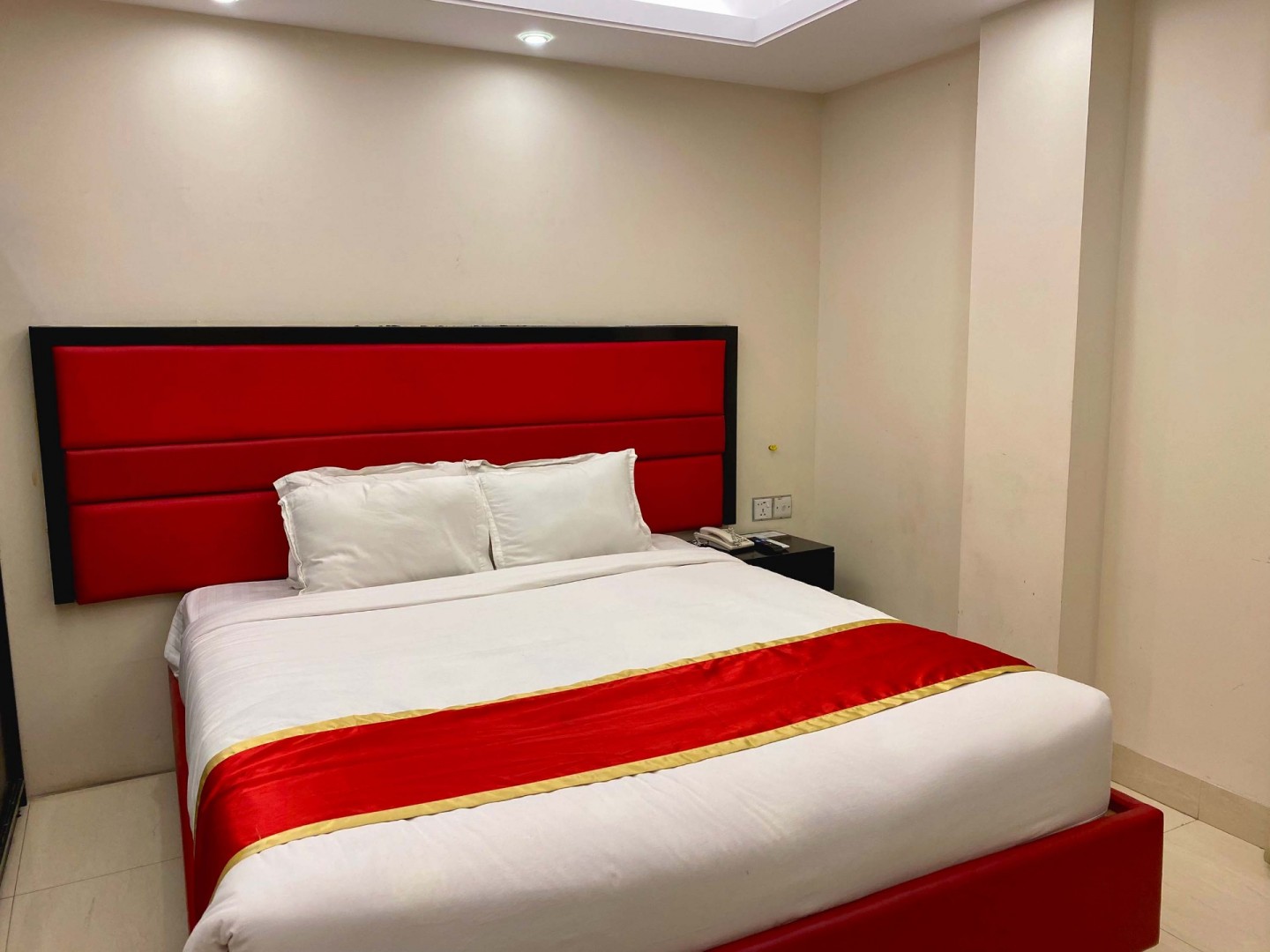 PREMIUM ROOM