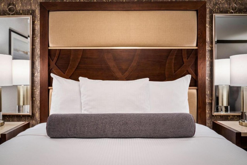 Horseshoe Black Hawk - A Caesars Rewards Destination 7/65