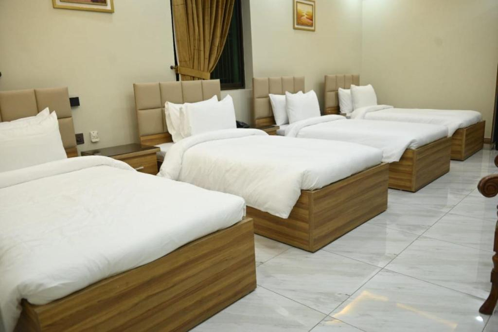 Hotel Pearl Inn 18/64