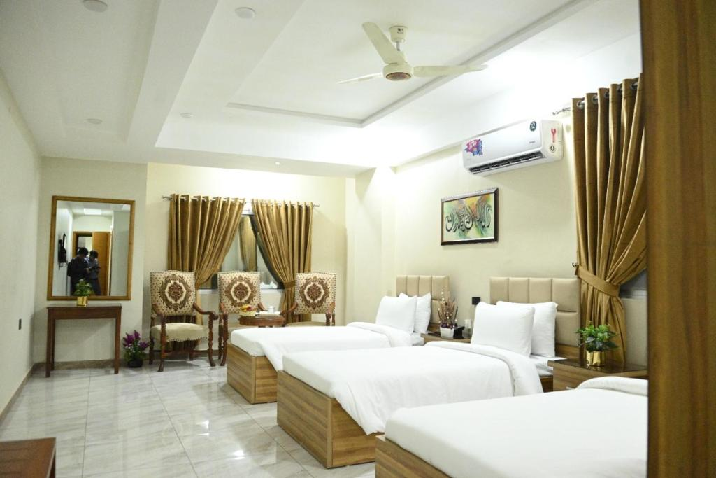 Hotel Pearl Inn 16/64