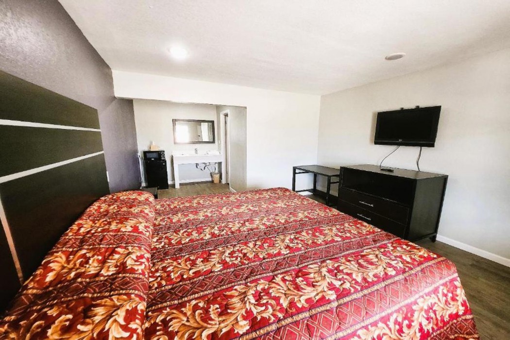 Travel Inn Hwy 80 - Jackson 8/23
