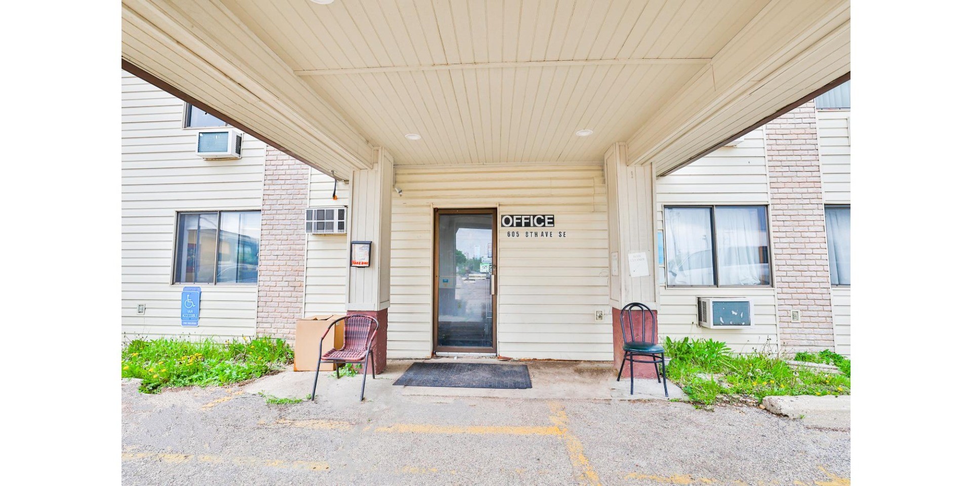 OYO Hotel Pipestone MN, Canterbury Park 8/45