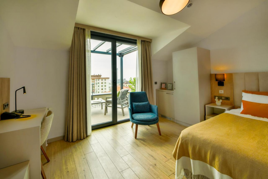 Antwell Suites 8/55