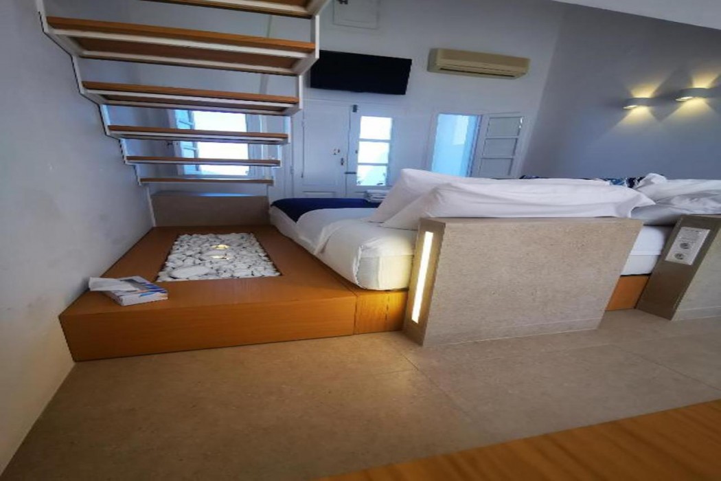 Muses Cycladic Suites 28/80