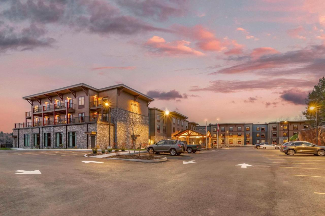 Cambria Hotel Lake Placid - Lakeside Resort 18/26