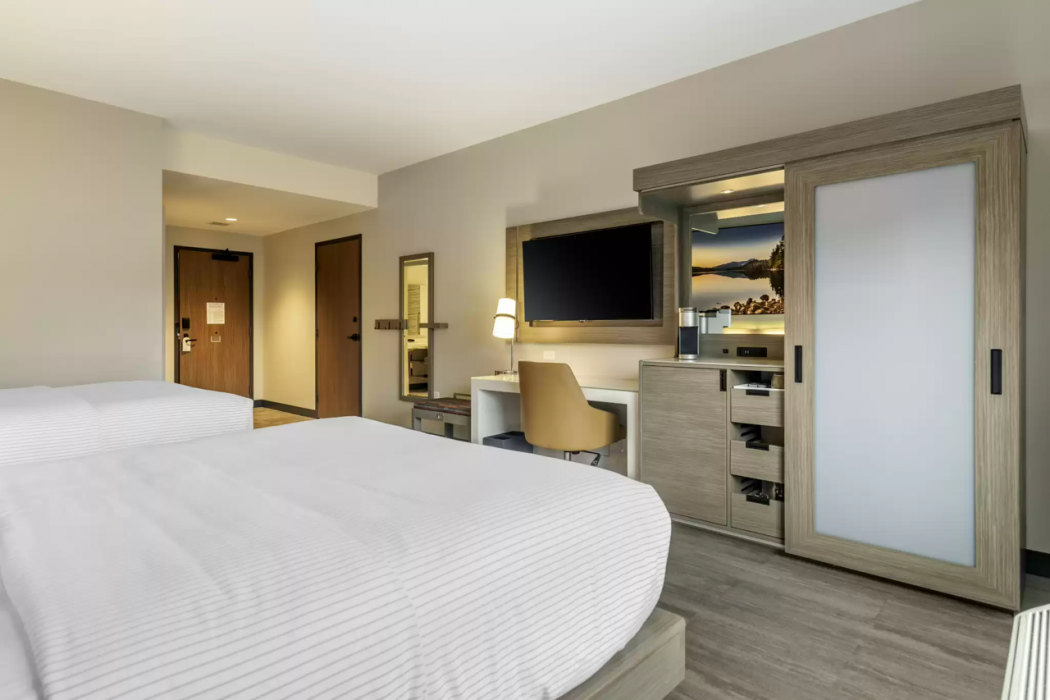 Cambria Hotel Lake Placid - Lakeside Resort 16/26