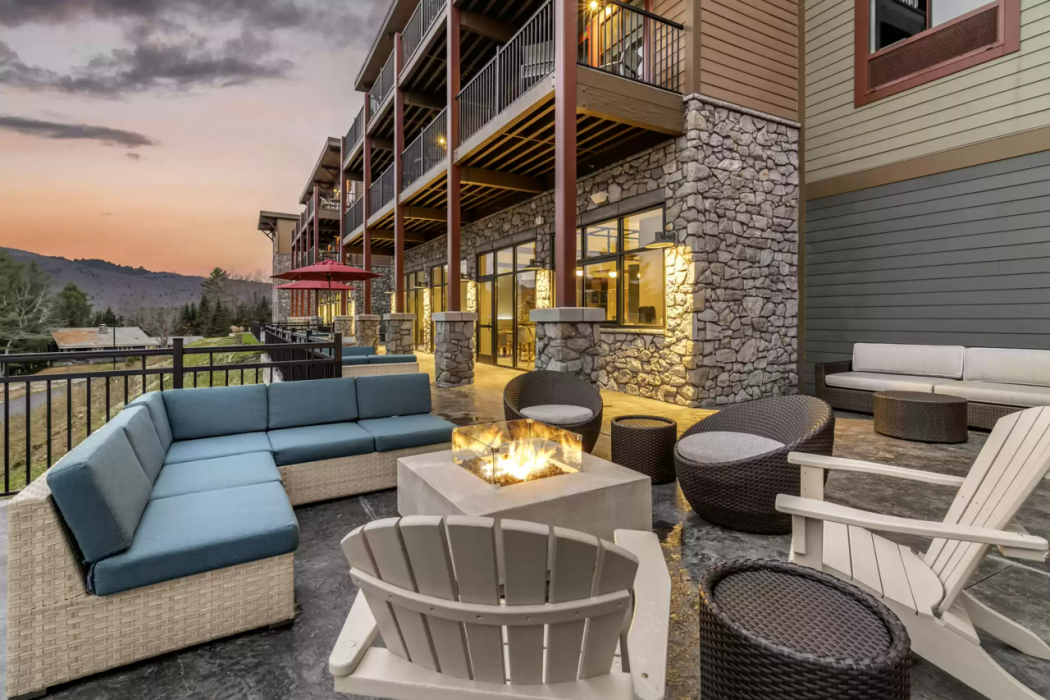 Cambria Hotel Lake Placid - Lakeside Resort 17/26