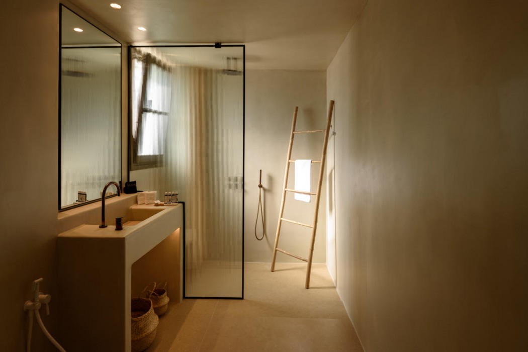 Elessa Hotel 70/106