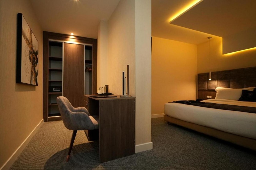 AD Hotel Pont d Hydra 9/35