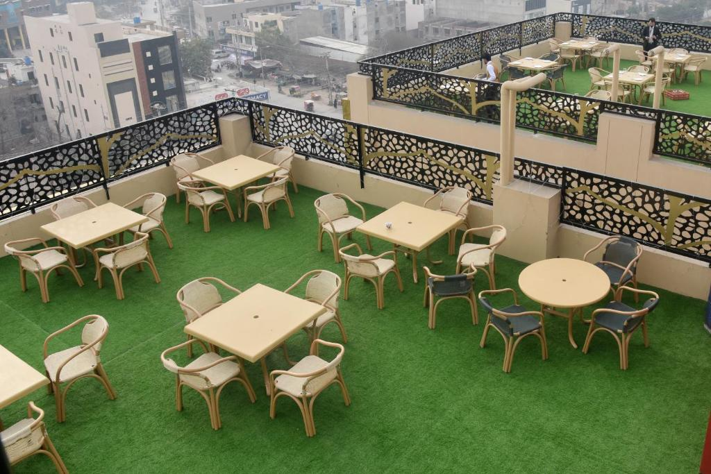 The Rich Hotel & Apartments 65/72