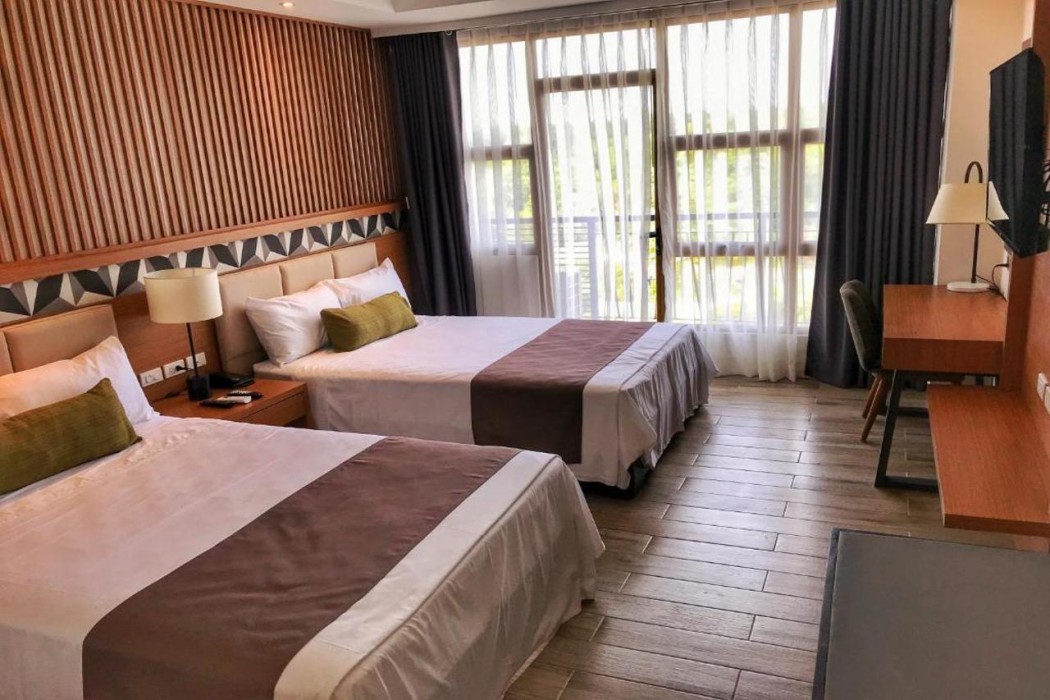 Crown Hotel Palawan at Harbour Springs 23/54