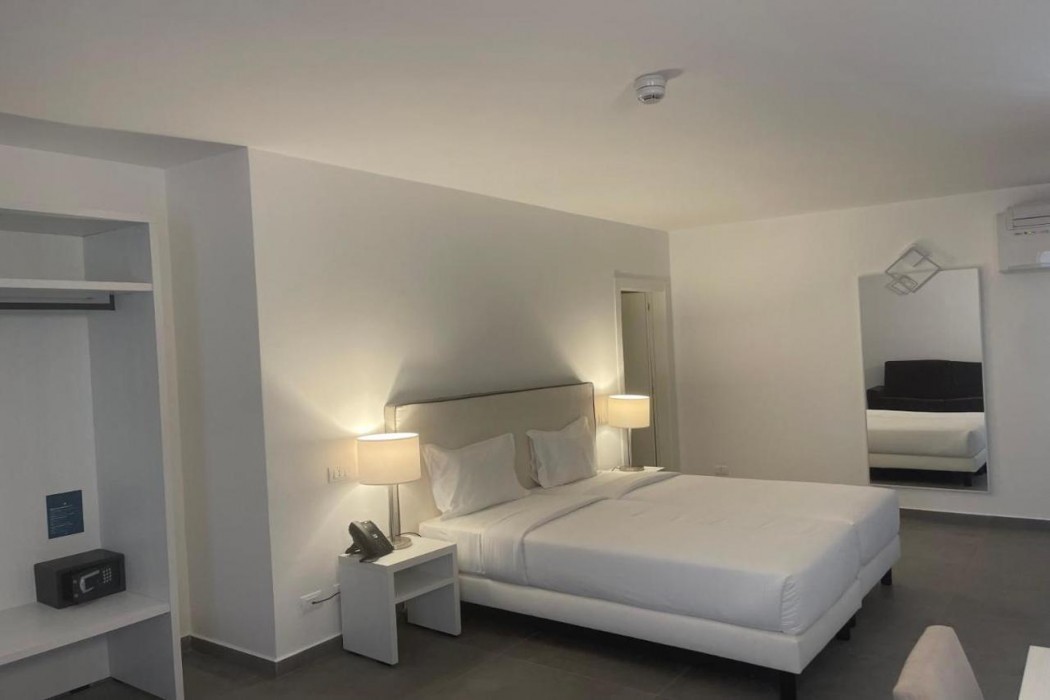 Oasis White Hotel 8/33