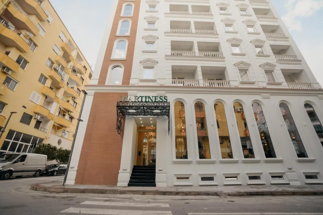 Martiness Hotel 14/92